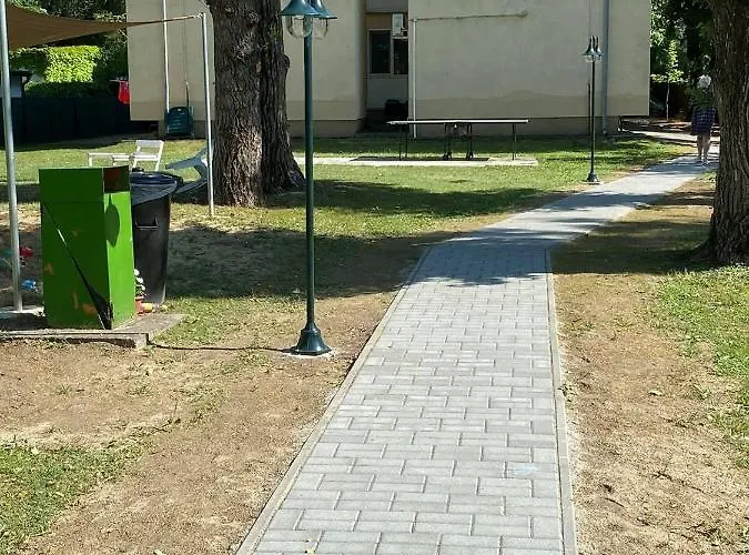 Táncsis üdülő 1/5 Balatonlelle